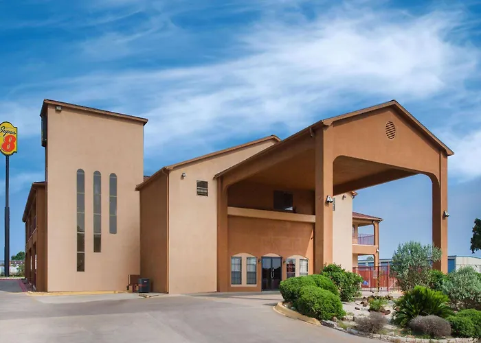 Super 8 By Wyndham Tx