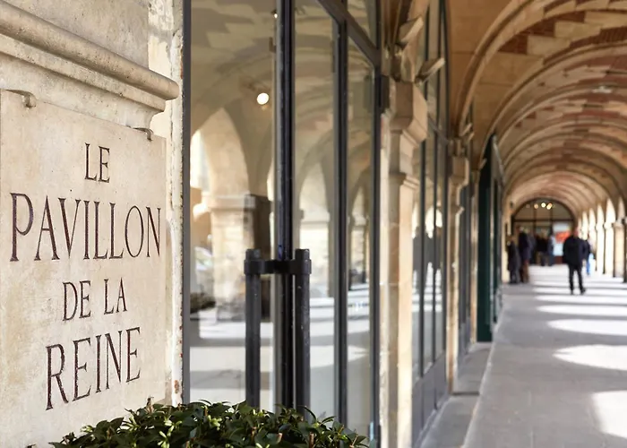 Hôtel accueillant les animaux: Hôtel Le Pavillon de la Reine