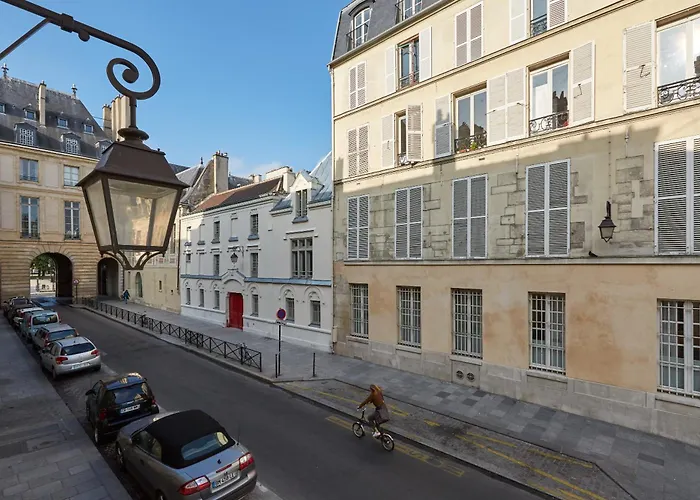 Hôtel accueillant les animaux: Hôtel Le Pavillon de la Reine