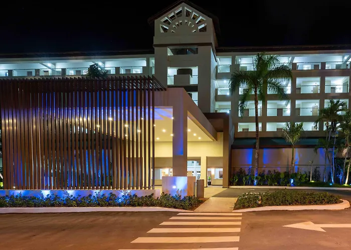Coral Costa Caribe Beach Resort
