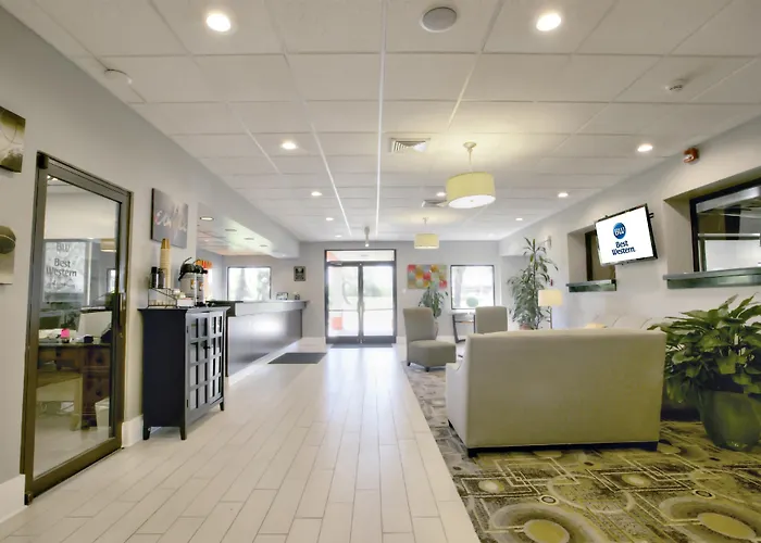 Beach hotel: Days Inn & Suites By Wyndham Johnson City