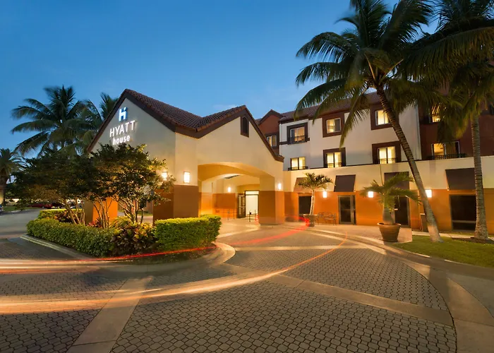 Hotel with Tennis: Hyatt House Miami Airport