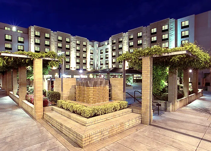 Hotels Close to Airport Courtyard Portland Downtown / Convention Center