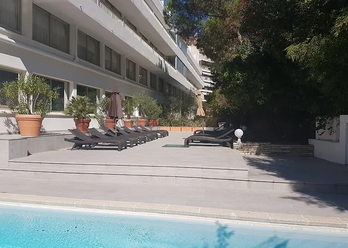 Juliana Cannes