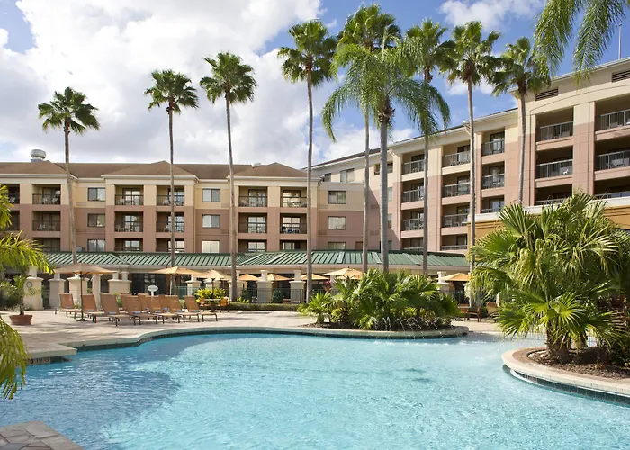 Hotel with pool: Courtyard By Marriott Orlando Lake Buena Vista In The Marriott Village