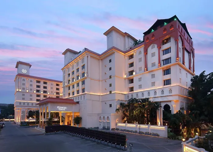 Luxury hotel only: Sheraton Grand Pune Bund Garden Hotel