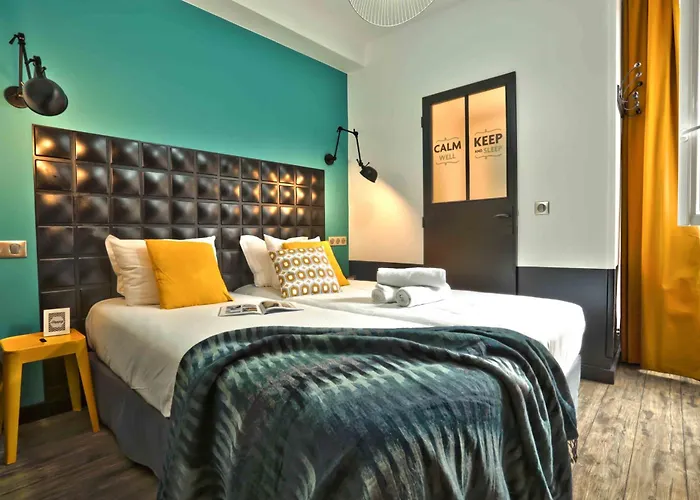 Arty Paris Porte De Versailles By River