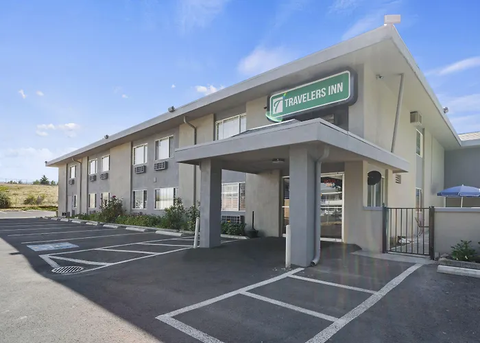Motel: Travelers Inn Medford