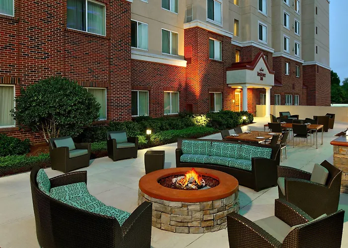 Hotel with Tennis: Residence Inn Charlotte Southpark