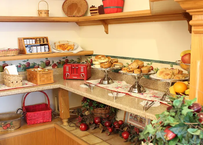 Family Hotel: Apple Tree Inn; Surestay Collection By Best Western