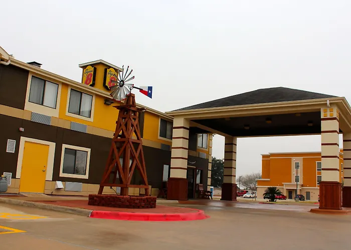 Super 8 By Wyndham /North/Mall Area