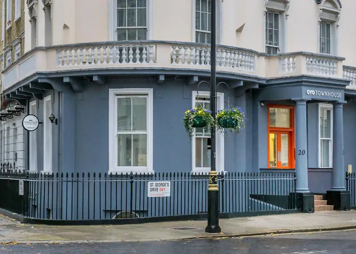  Oyo Townhouse New England, London Victoria