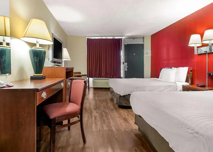 Motel: Econo Lodge Cortland Downtown
