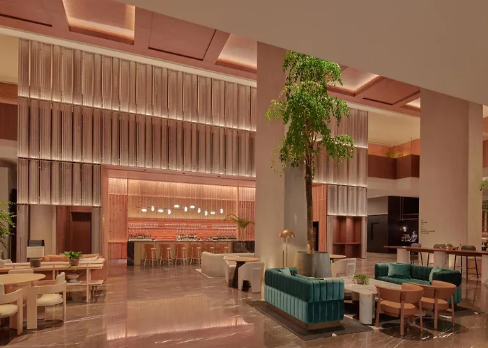 Luxury hotel only: Amara Singapore