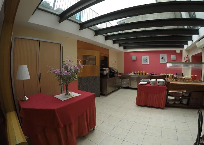 Somriu Hotel City M28