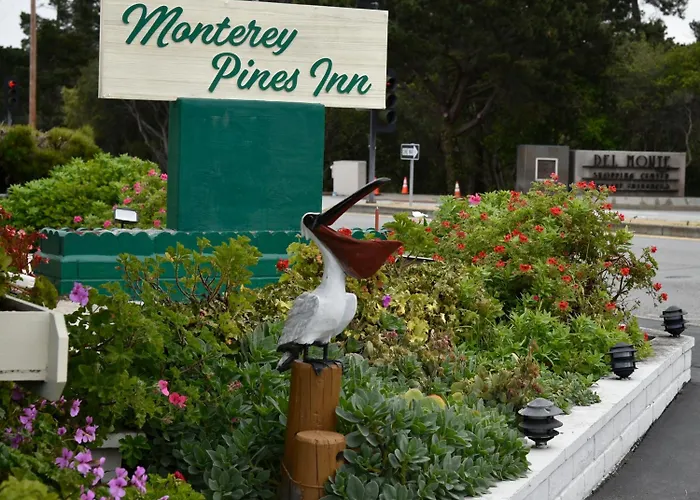 Motel: Monterey Pines Inn