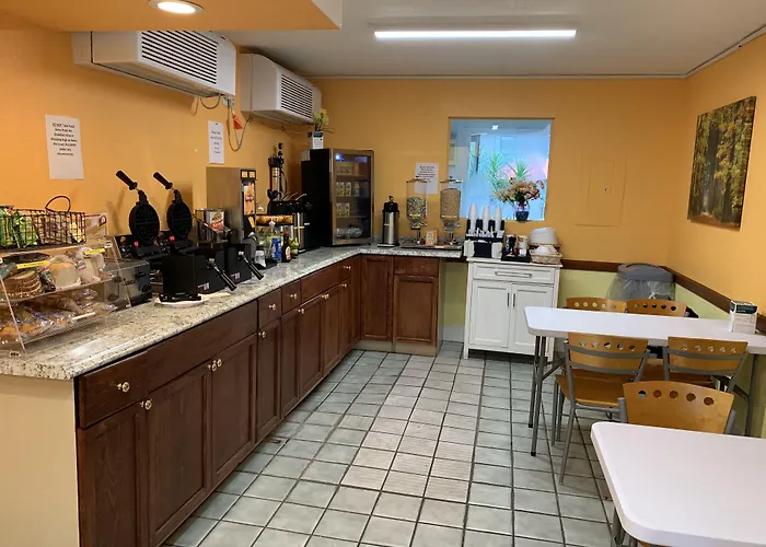 Hotel de golfe: Rodeway Inn Kissimmee - Orlando Maingate West - Free Theme Park Shuttle