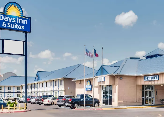 Days Inn & Suites By Wyndham