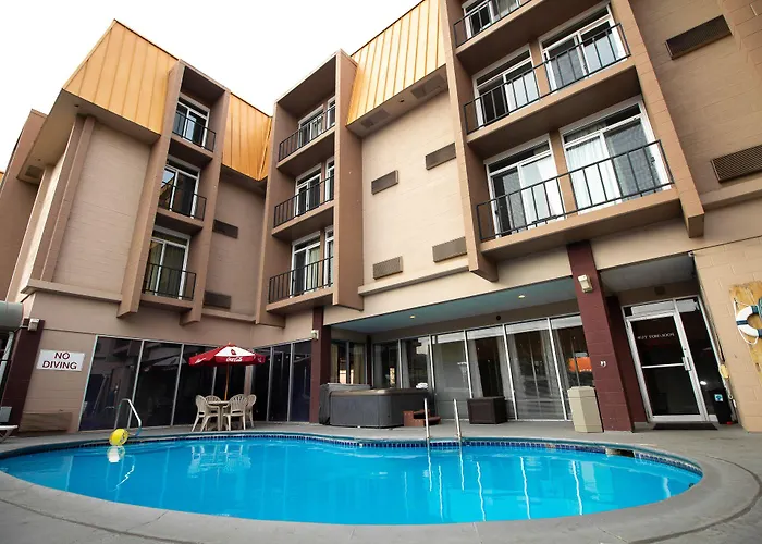 Hotel near College: Fairbridge Inn & Suites - Lewiston