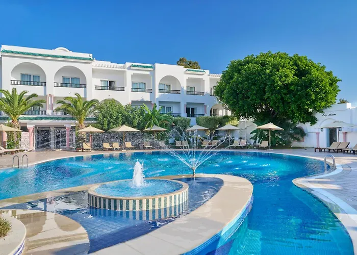 Hotel with view: Royal Nozha