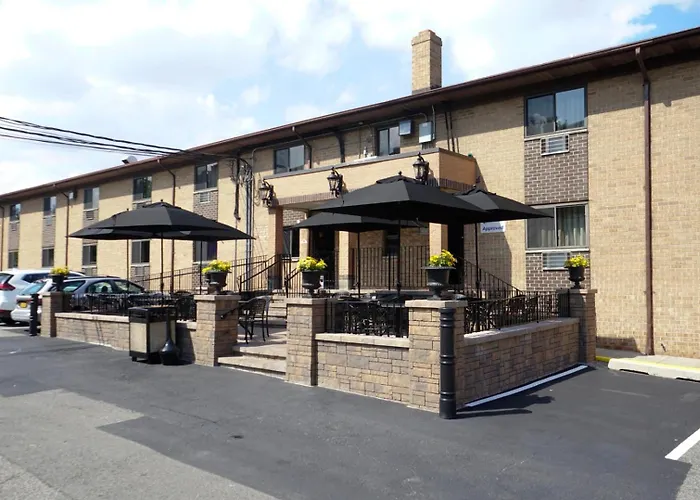 Family Hotel: Holland Hotel Free Parking Jersey City