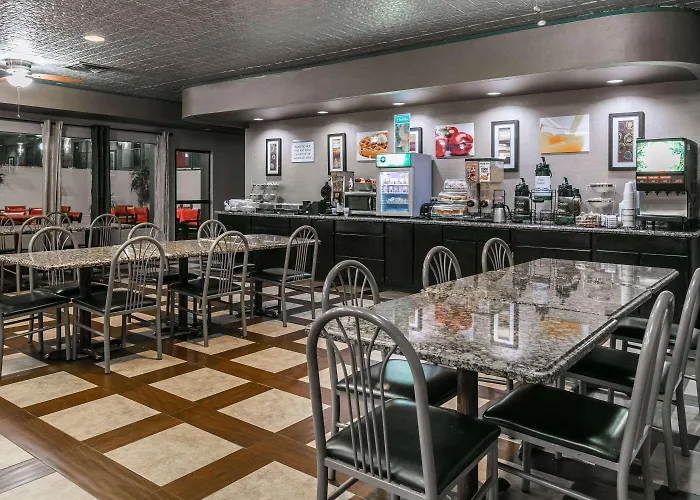 Hotels with a view Ramada By Wyndham Odessa Near University Of Texas Permian