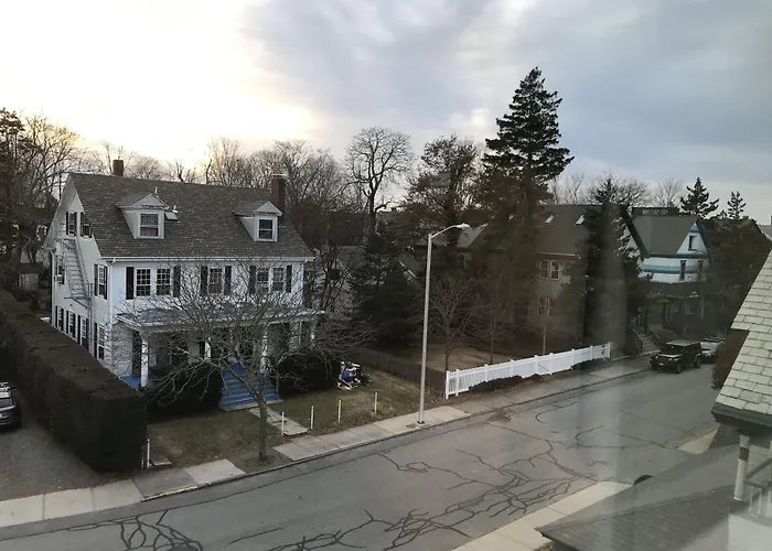 Beech Tree Inn And Cottage