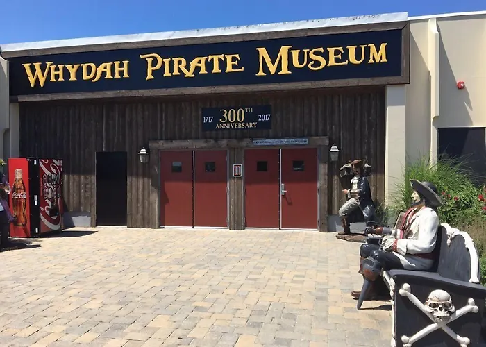 B&B only: Comfort Inn Hyannis - Cape Cod