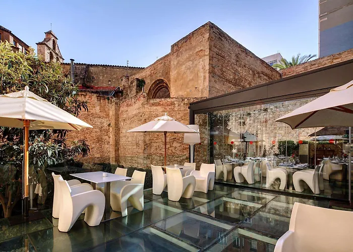  Olivia Plaza