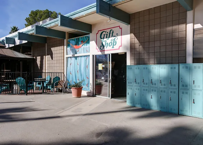 Hotel with view: Desert Hot Springs Spa Hotel