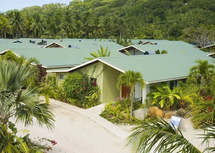 Hotel with Tennis: The Edgewater Resort & Spa