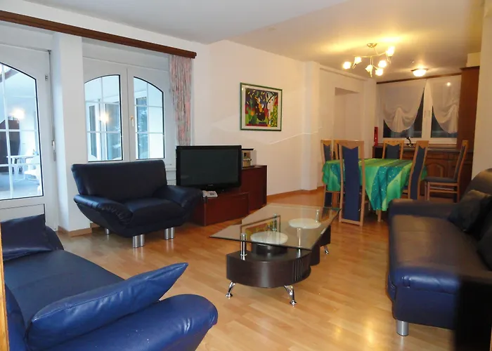 Artist Apartments & Garni