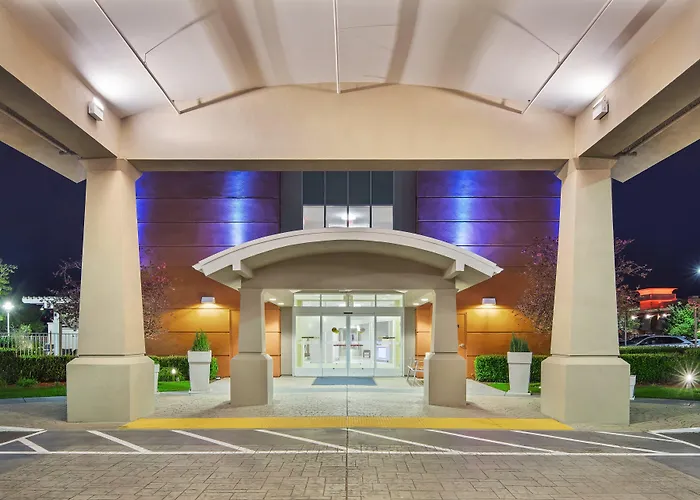 Self catering: Holiday Inn Express Hotel & Suites Sacramento Airport Natomas By Ihg