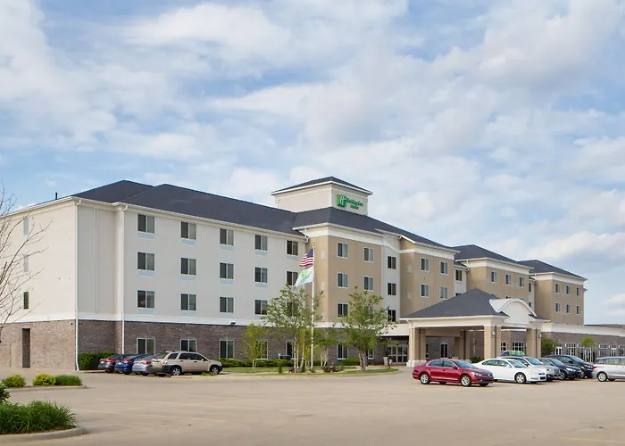 Holiday Inn & Suites Airport By Ihg