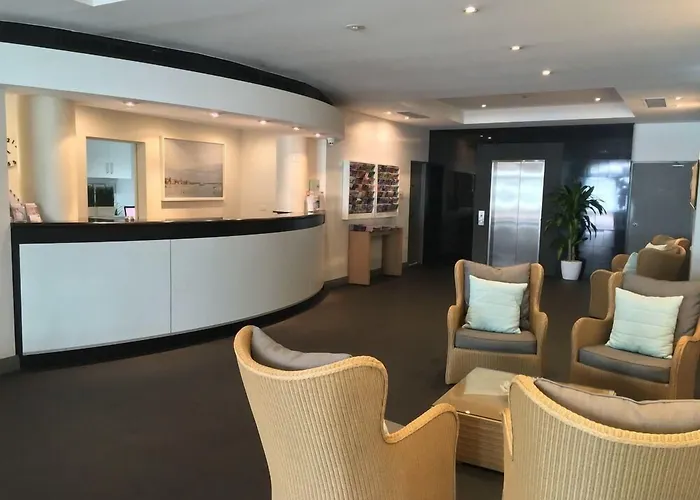 Beach hotel: Quest Manly