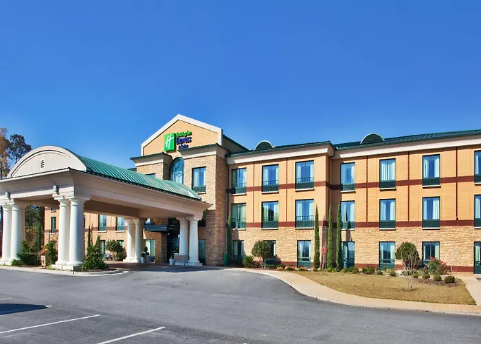 Hotel with Tennis: Holiday Inn Express & Suites Macon - I-475 By Ihg