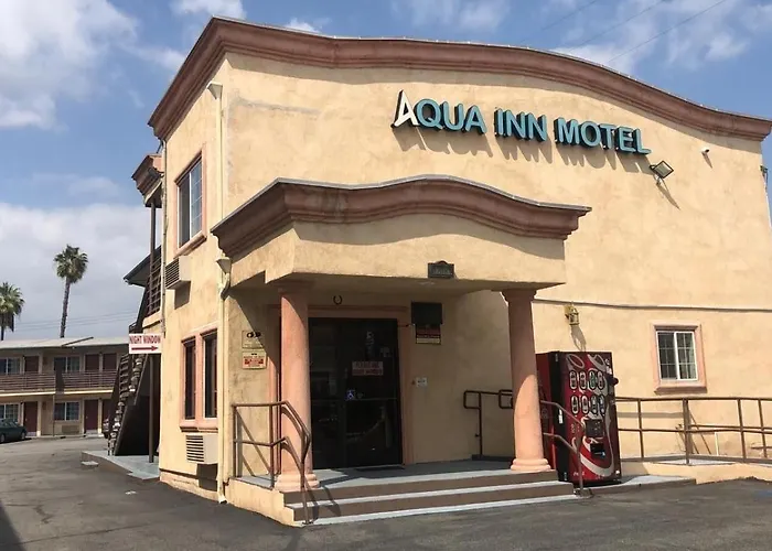 Cheap hotels Aqua Inn