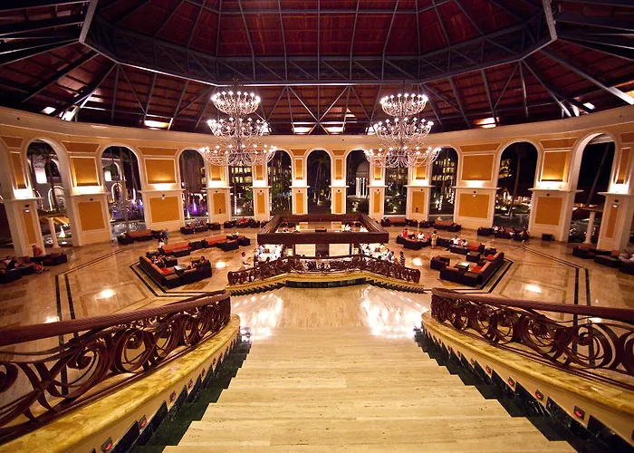 Hotel de pingue-pongue: Majestic Elegance Punta Cana (Adults Only)