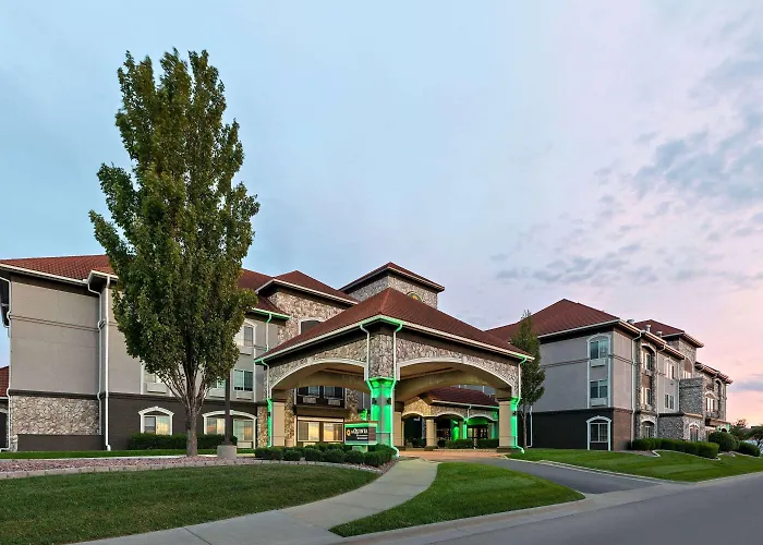 Family Hotel: La Quinta By Wyndham Olathe