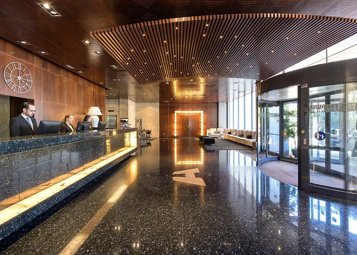 Hotel Maydrit Airport