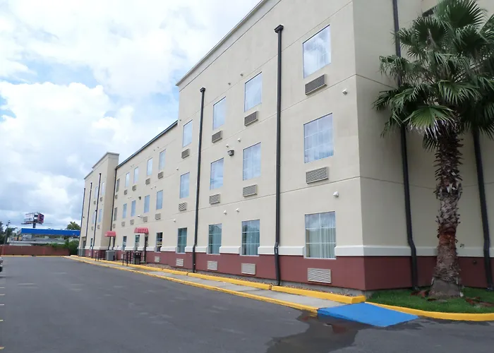 Boutique hotel only: Comfort Suites Lake Charles