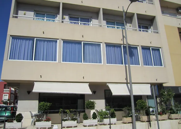 Y Apartamentos Mirablau
