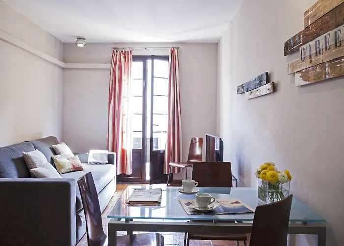 AinB Las Ramblas-Guardia Apartments