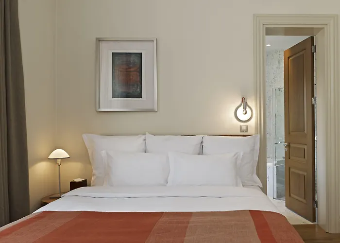 Tomtom Suites