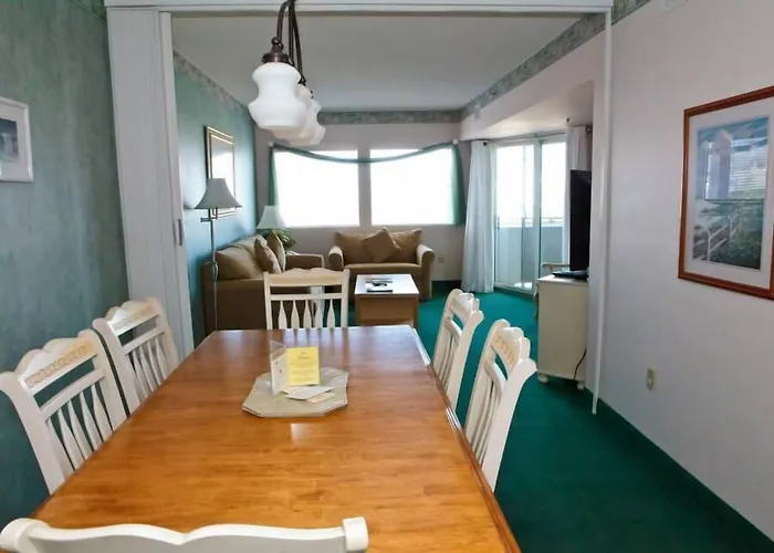Watson'S Regency Suites