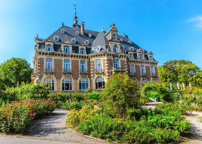 Beach Hotels Le Chateau De Namur