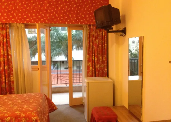 Cheap hotel: Embassy
