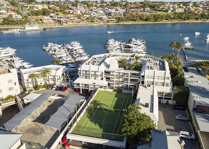 Pet Friendly hotel: Pier 21 Riverside Apartment Hotel