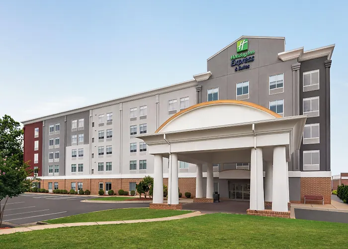 Jacuzzi hotel: Holiday Inn Express Hotel & Suites Fredericksburg By Ihg
