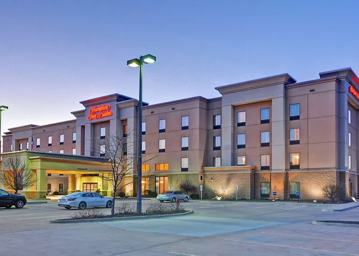 Pet Friendly hotel: Hampton Inn And Suites Peoria At Grand Prairie
